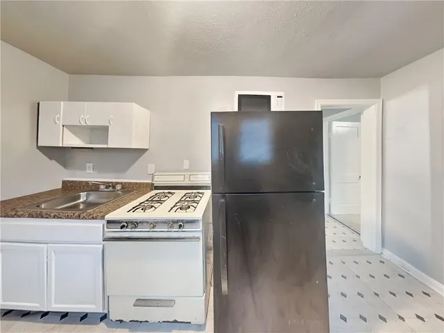 $900 | 946 Ira Street Southwest, Atlanta, GA 30310