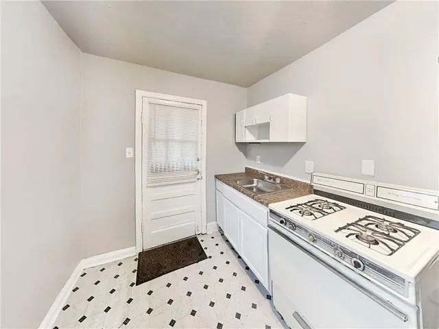 $900 | 946 Ira Street Southwest, Atlanta, GA 30310