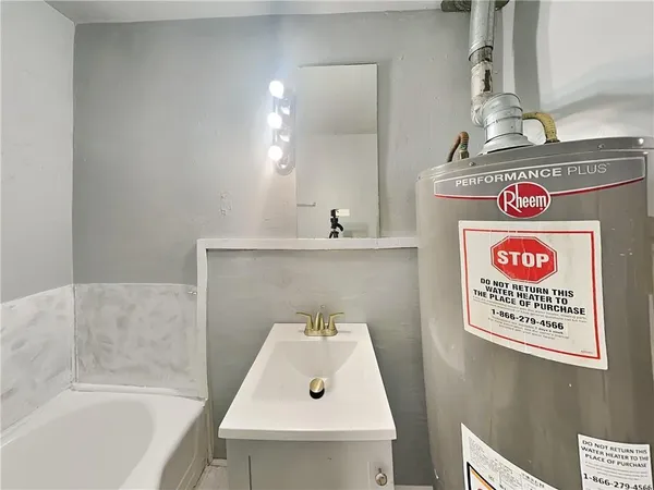 $749 | 946 Ira Street Southwest, Atlanta, GA 30310