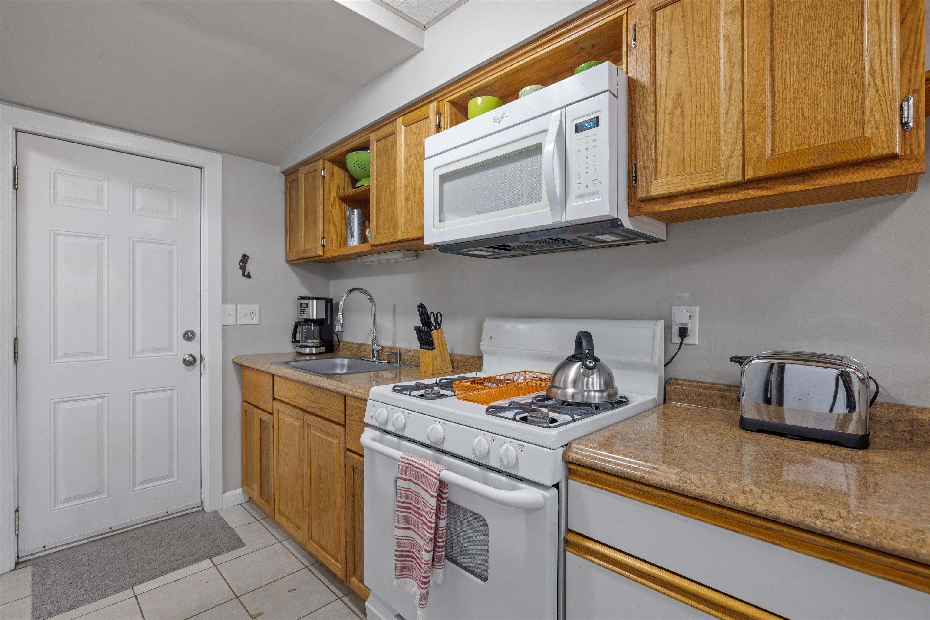 792 Grove Street, Unit 4 Manchester, NH 03103 - Photo 23 of 24