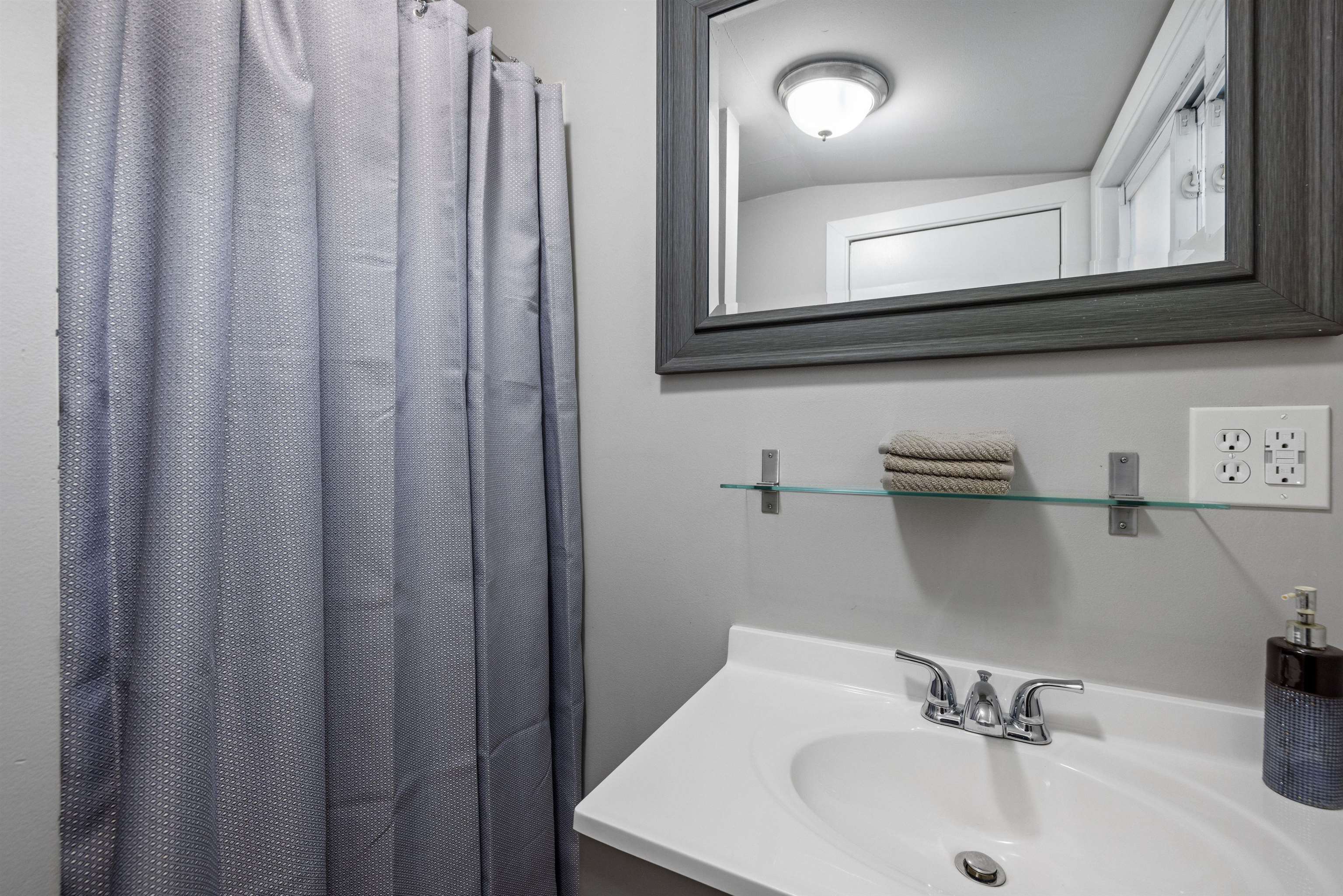 792 Grove Street, Unit 4 Manchester, NH 03103 - Photo 24 of 24