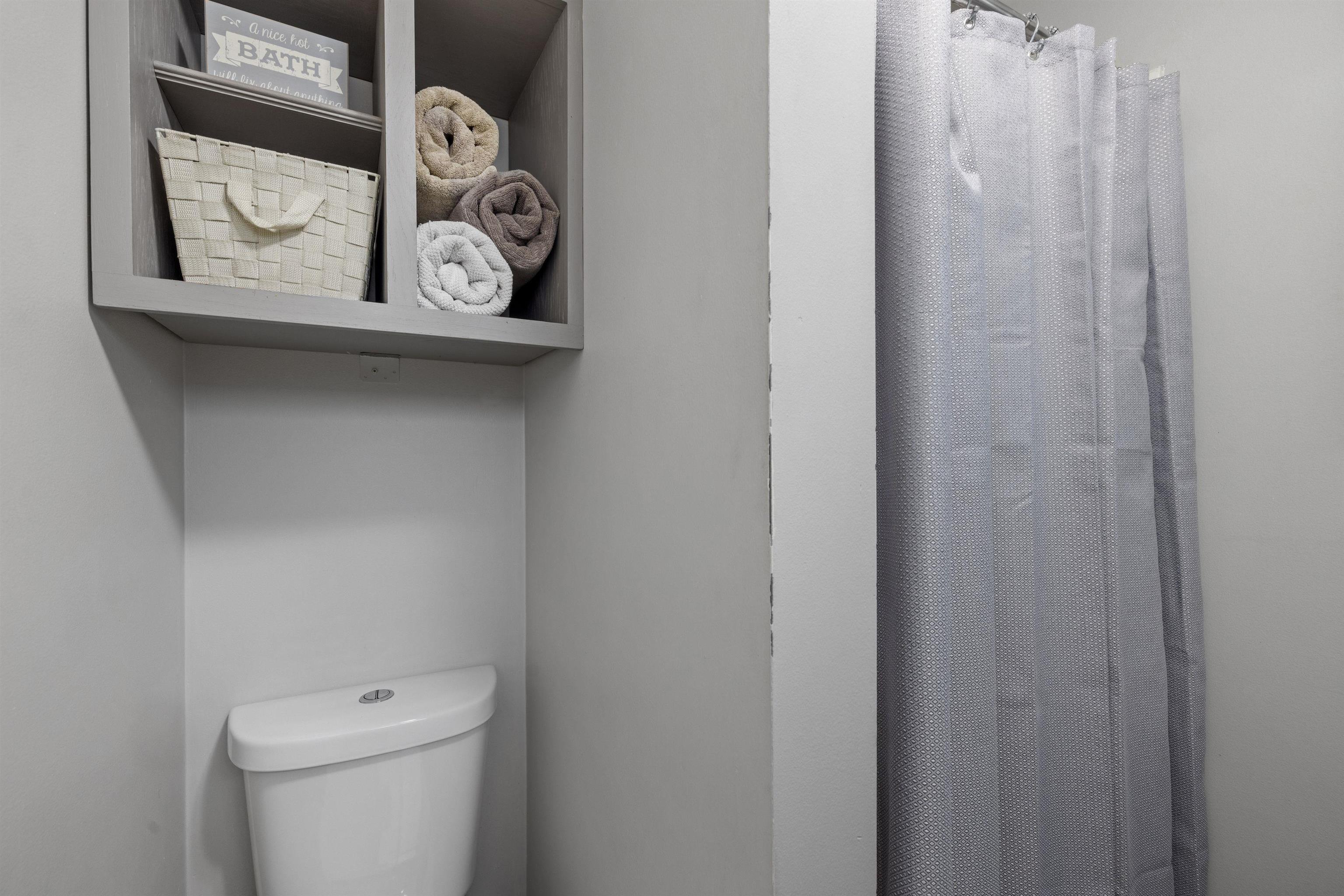 792 Grove Street, Unit 4 Manchester, NH 03103 - Photo 4 of 24