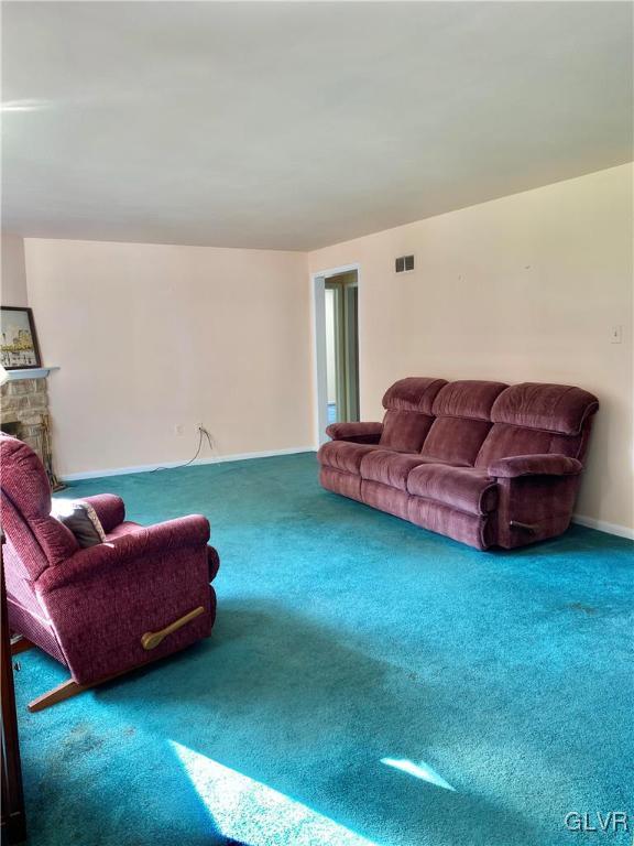 2615 Woodside Road Bethlehem, PA 18017 - Photo 6 of 27 Gallery Image 6