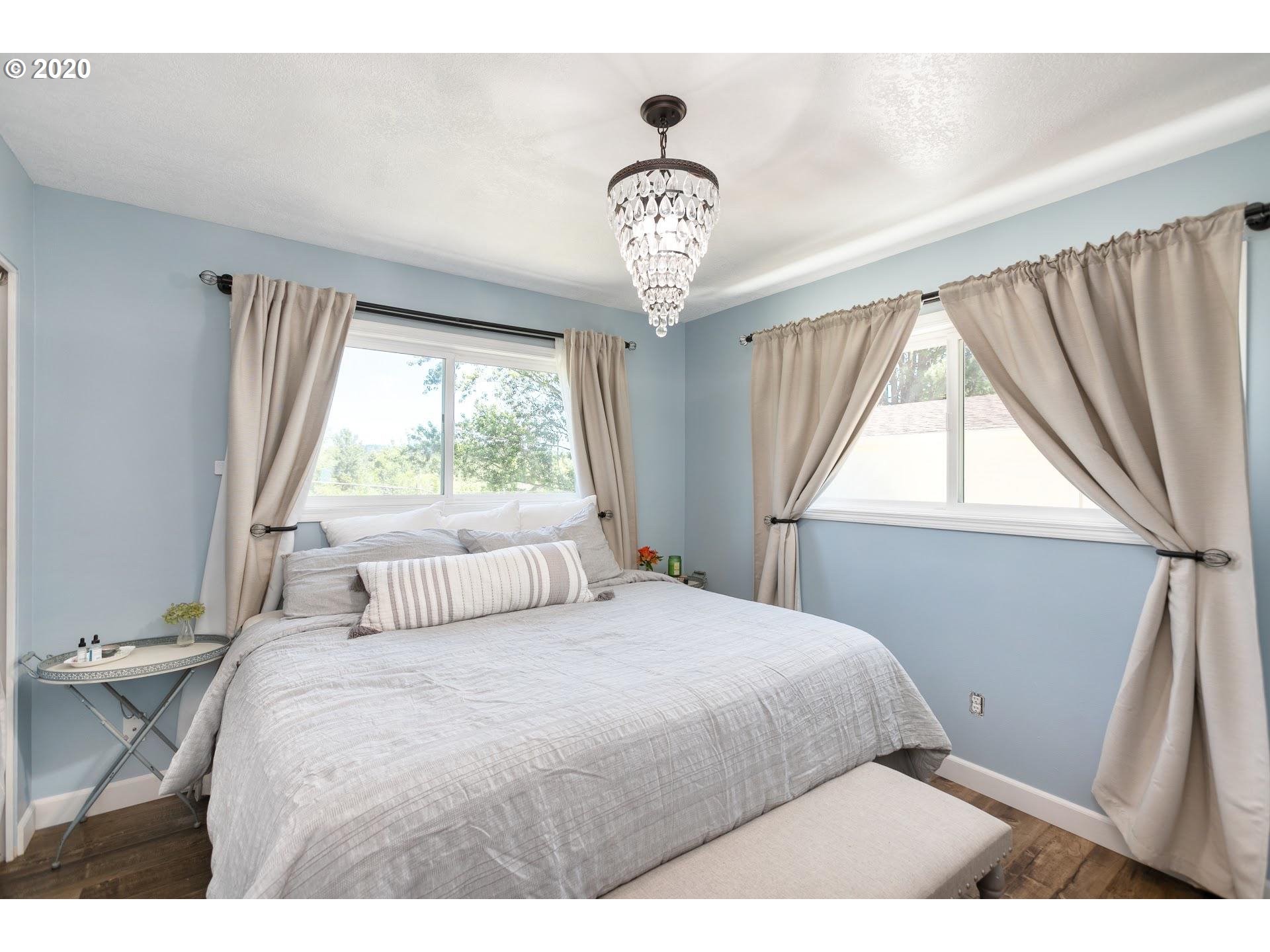 3319 Southwest Primrose Street Portland, OR 97219 - Photo 11 of 27 Gallery Image 11
