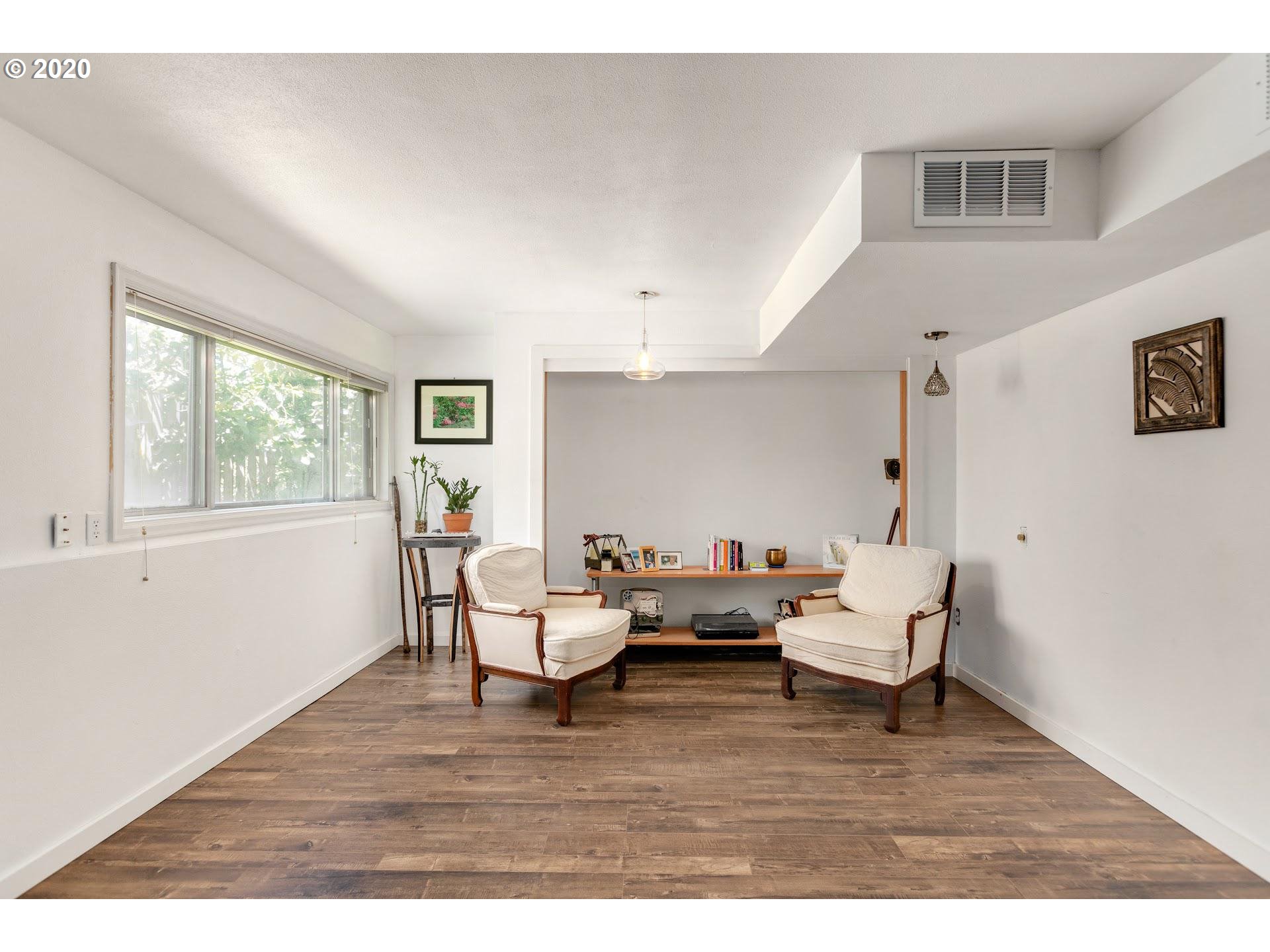 3319 Southwest Primrose Street Portland, OR 97219 - Photo 16 of 27 Gallery Image 16