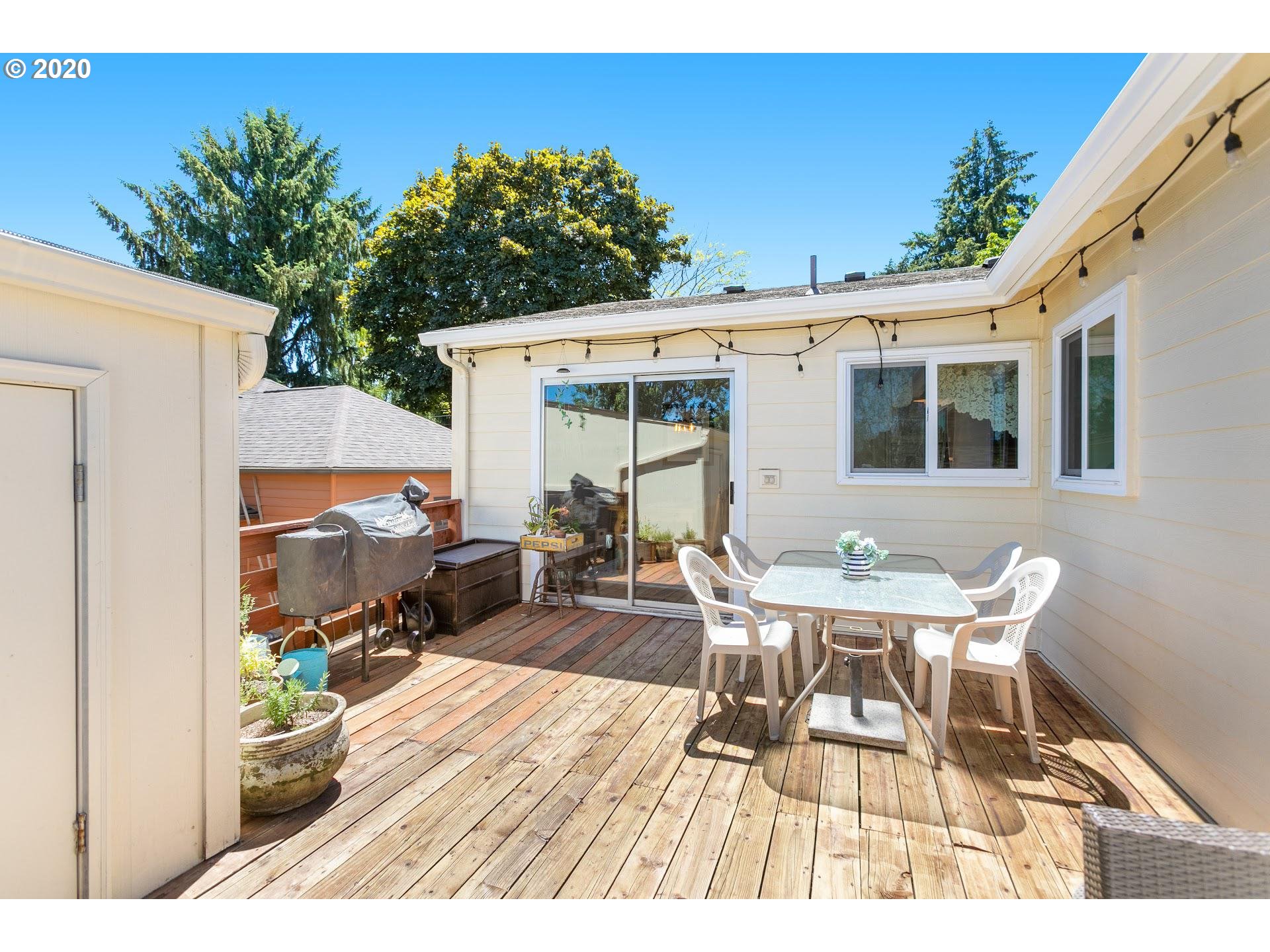 3319 Southwest Primrose Street Portland, OR 97219 - Photo 23 of 27 Gallery Image 23