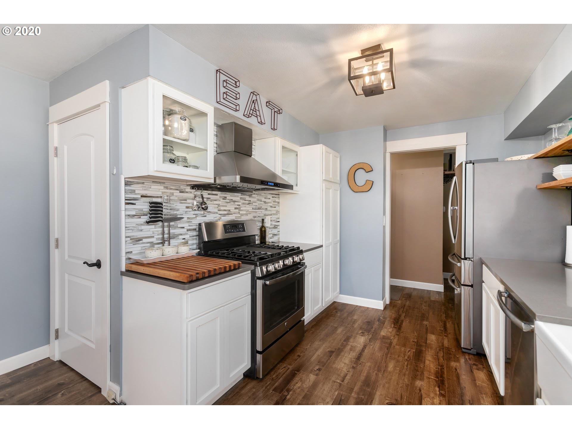 3319 Southwest Primrose Street Portland, OR 97219 - Photo 7 of 27 Gallery Image 7