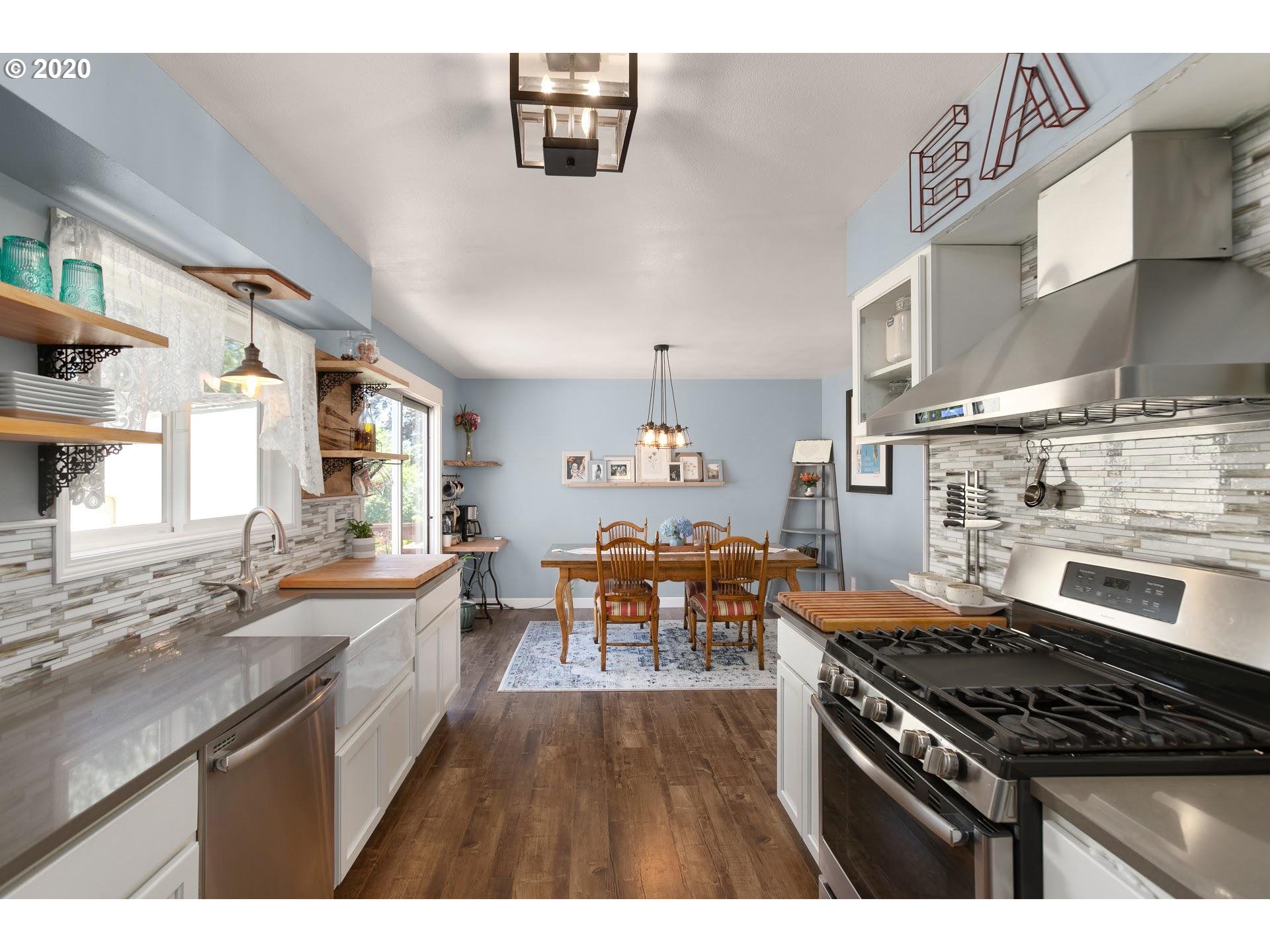 3319 Southwest Primrose Street Portland, OR 97219 - Photo 8 of 27 Gallery Image 8
