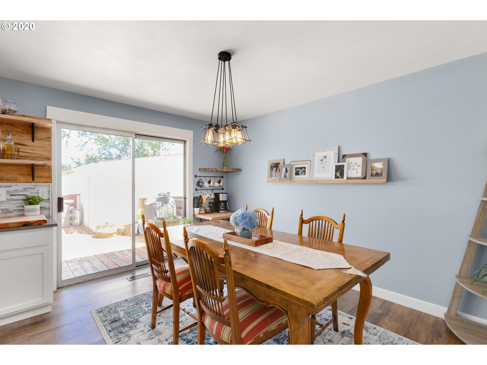 3319 Southwest Primrose Street Portland, OR 97219 - Photo 10 of 27 Gallery Image 10