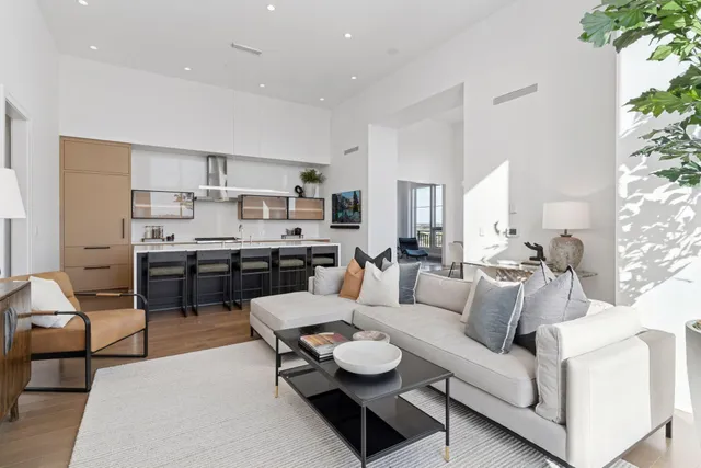 $1,895,000 | 1111 West River Parkway, Unit 8D, Minneapolis, MN 55415