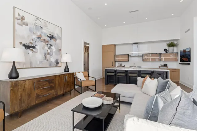 $1,895,000 | 1111 West River Parkway, Unit 8D, Minneapolis, MN 55415