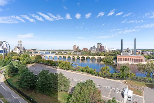$1,895,000 | 1111 West River Parkway, Unit 8D, Minneapolis, MN 55415