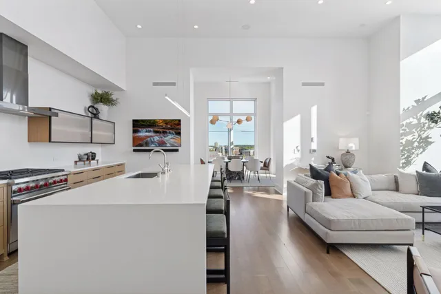 $1,895,000 | 1111 West River Parkway, Unit 8D, Minneapolis, MN 55415