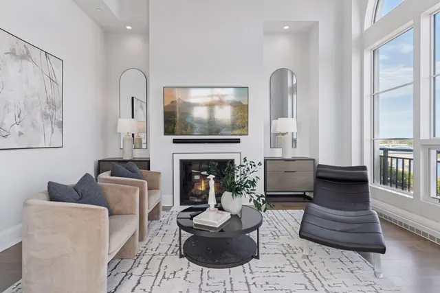 $1,895,000 | 1111 West River Parkway, Unit 8D, Minneapolis, MN 55415