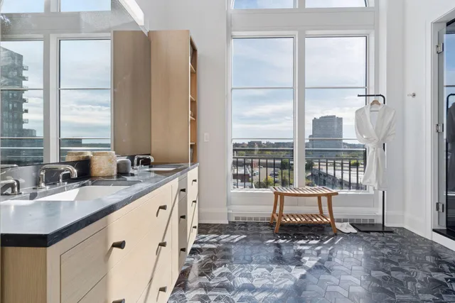 $1,895,000 | 1111 West River Parkway, Unit 8D, Minneapolis, MN 55415