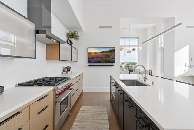 $1,895,000 | 1111 West River Parkway, Unit 8D, Minneapolis, MN 55415