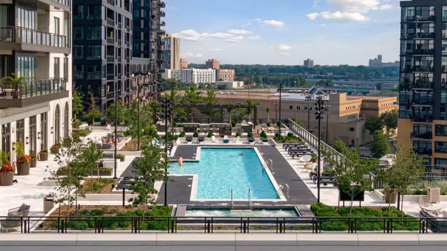 $1,895,000 | 1111 West River Parkway, Unit 8D, Minneapolis, MN 55415