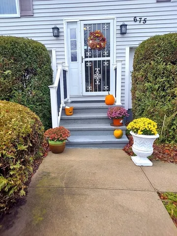 $599,900 | 675 Lees River Avenue, Somerset, MA 02725