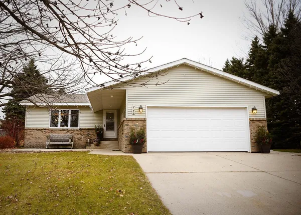 $379,900 | 222 Lakeview Drive, Spicer, MN 56288