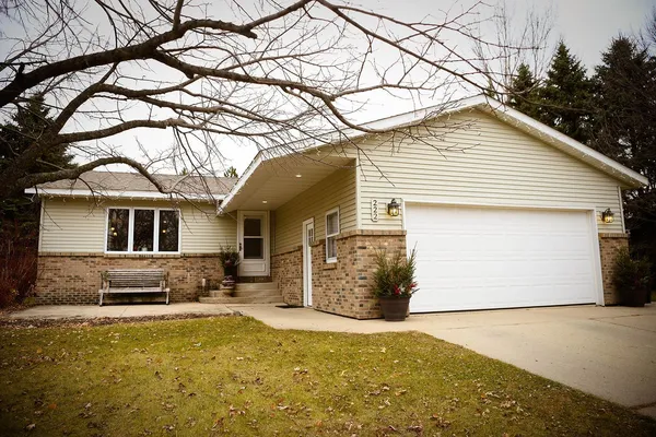 $379,900 | 222 Lakeview Drive, Spicer, MN 56288