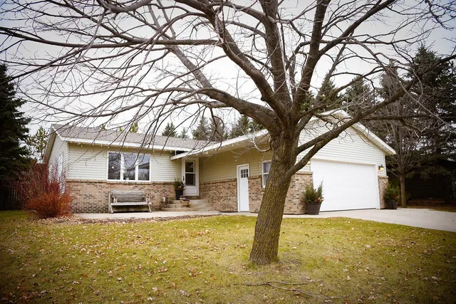 $394,900 | 222 Lakeview Drive, Spicer, MN 56288