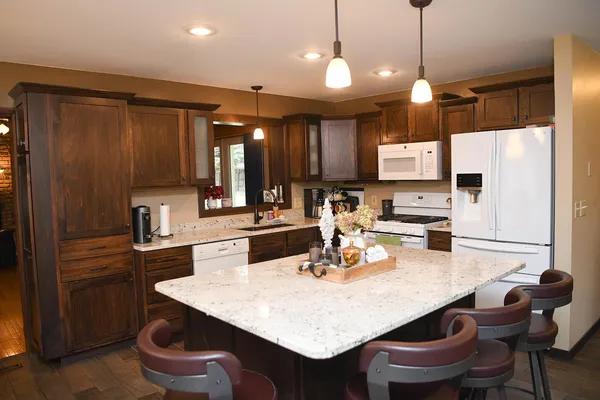 $379,900 | 222 Lakeview Drive, Spicer, MN 56288