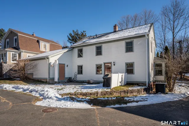 a view of a entryway of the house