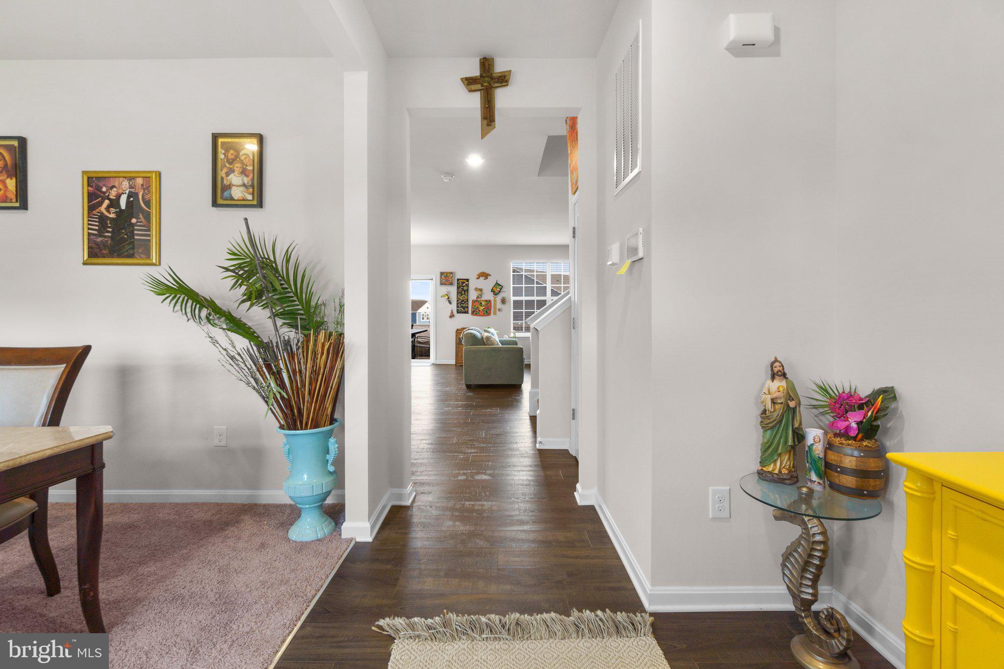 611 Stonegate Road Westminster, MD 21157 - Photo 5 of 48 FOYER