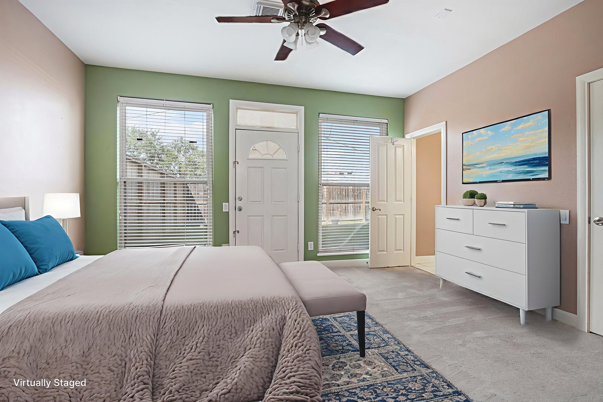 2402 Calumet Street, Unit B Houston, TX 77004 - Photo 31 of 44 a bedroom with a bed and a dresser