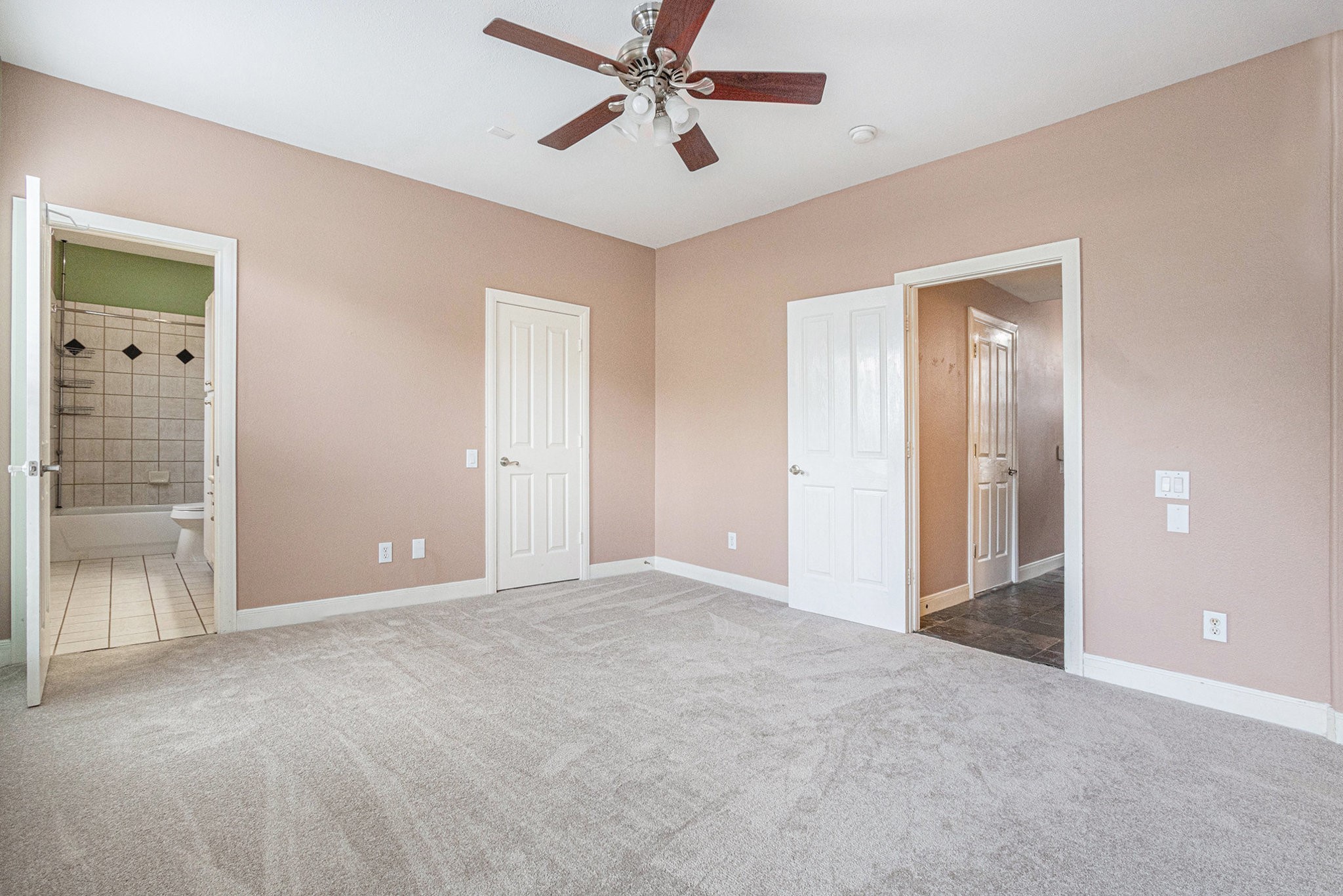 2402 Calumet Street, Unit B Houston, TX 77004 - Photo 33 of 44 an empty room with fan and entrance