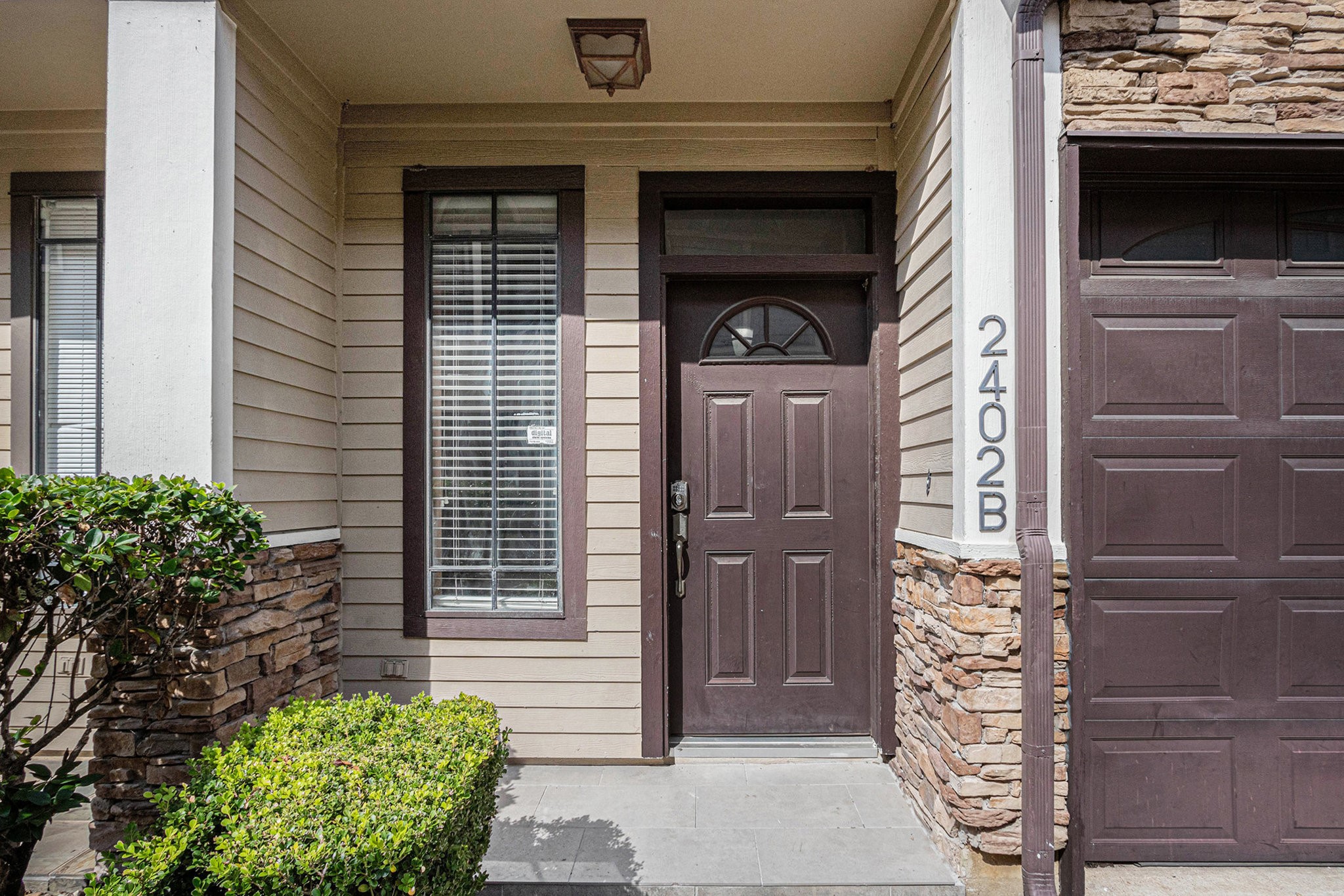 2402 Calumet Street, Unit B Houston, TX 77004 - Photo 5 of 44 a view of a door of the house
