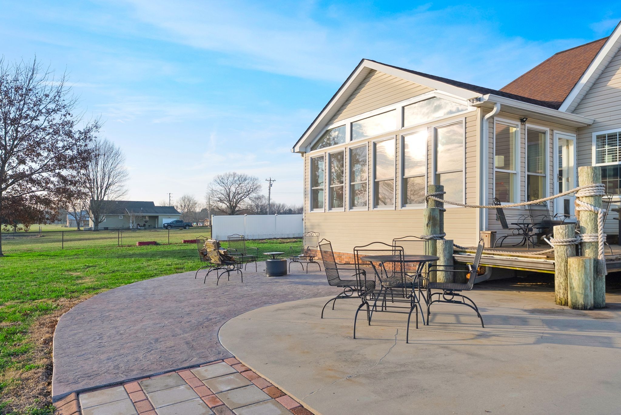 485 Rigney Road Manchester, TN 37355 - Photo 31 of 61 a view of a house with backyard and a sitting area