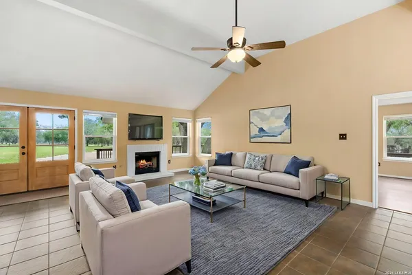 $380,000 | 628 Sunshine Meadow, Adkins, TX 78101