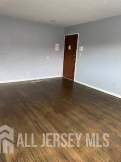 $1,300 | 117 West 3rd Avenue, Unit 5, Roselle, NJ 07203