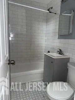 $1,300 | 117 West 3rd Avenue, Unit 5, Roselle, NJ 07203