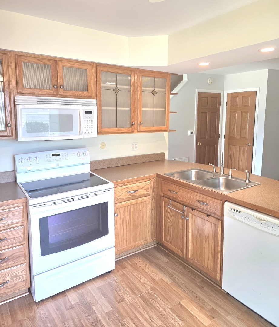614 Dunham Road Gurnee, IL 60031 - Photo 4 of 15