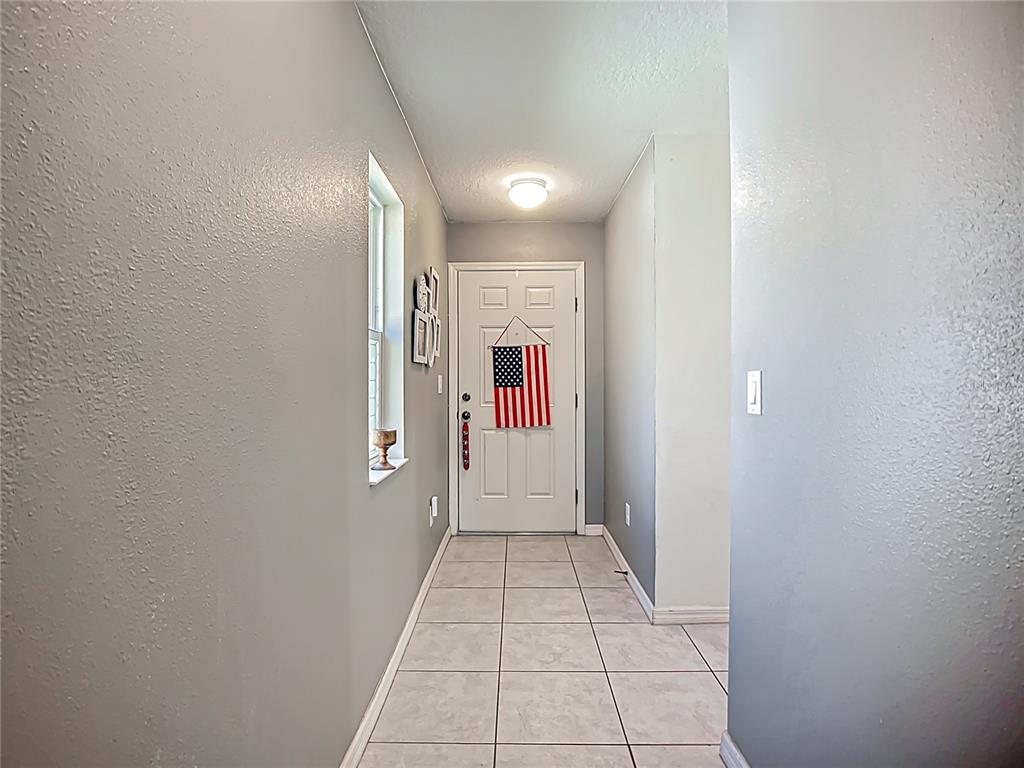 7707 Sunshine Bridge Avenue Gibsonton, FL 33534 - Photo 3 of 33