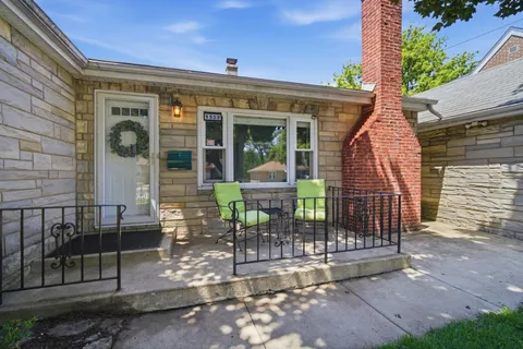 $300,000 | 1522 North Hillside Avenue, Berkeley, IL 60163