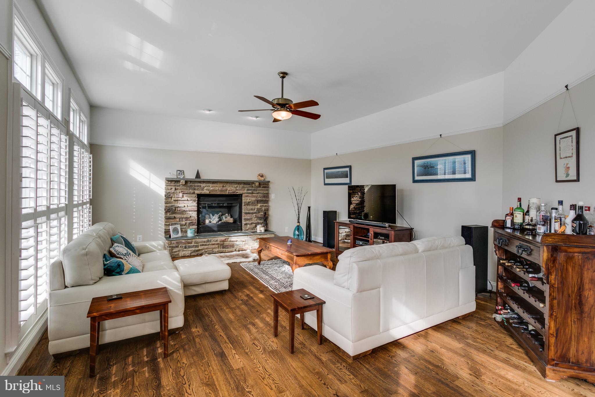 9109 Ridge Lane Vienna, VA 22182 - Photo 11 of 30 Family Room