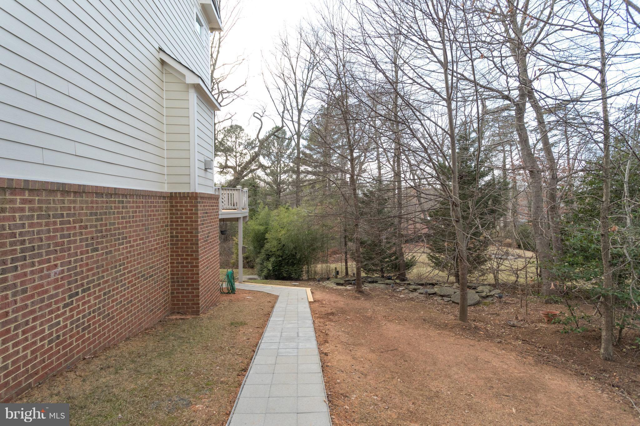 9109 Ridge Lane Vienna, VA 22182 - Photo 25 of 30 Exterior (General)