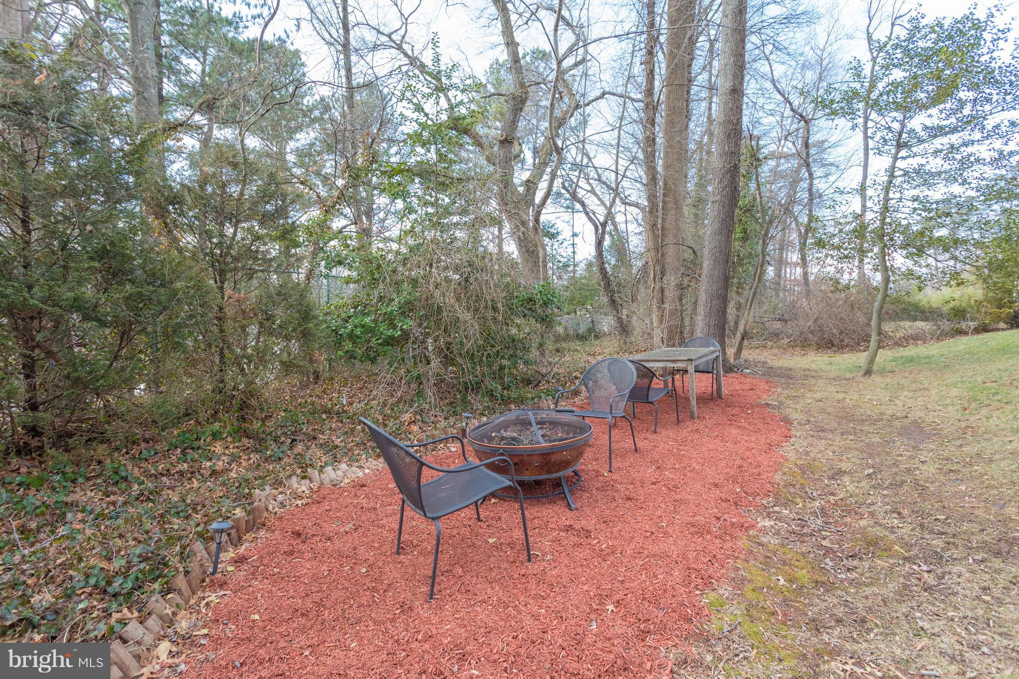 9109 Ridge Lane Vienna, VA 22182 - Photo 27 of 30 Exterior (Rear)