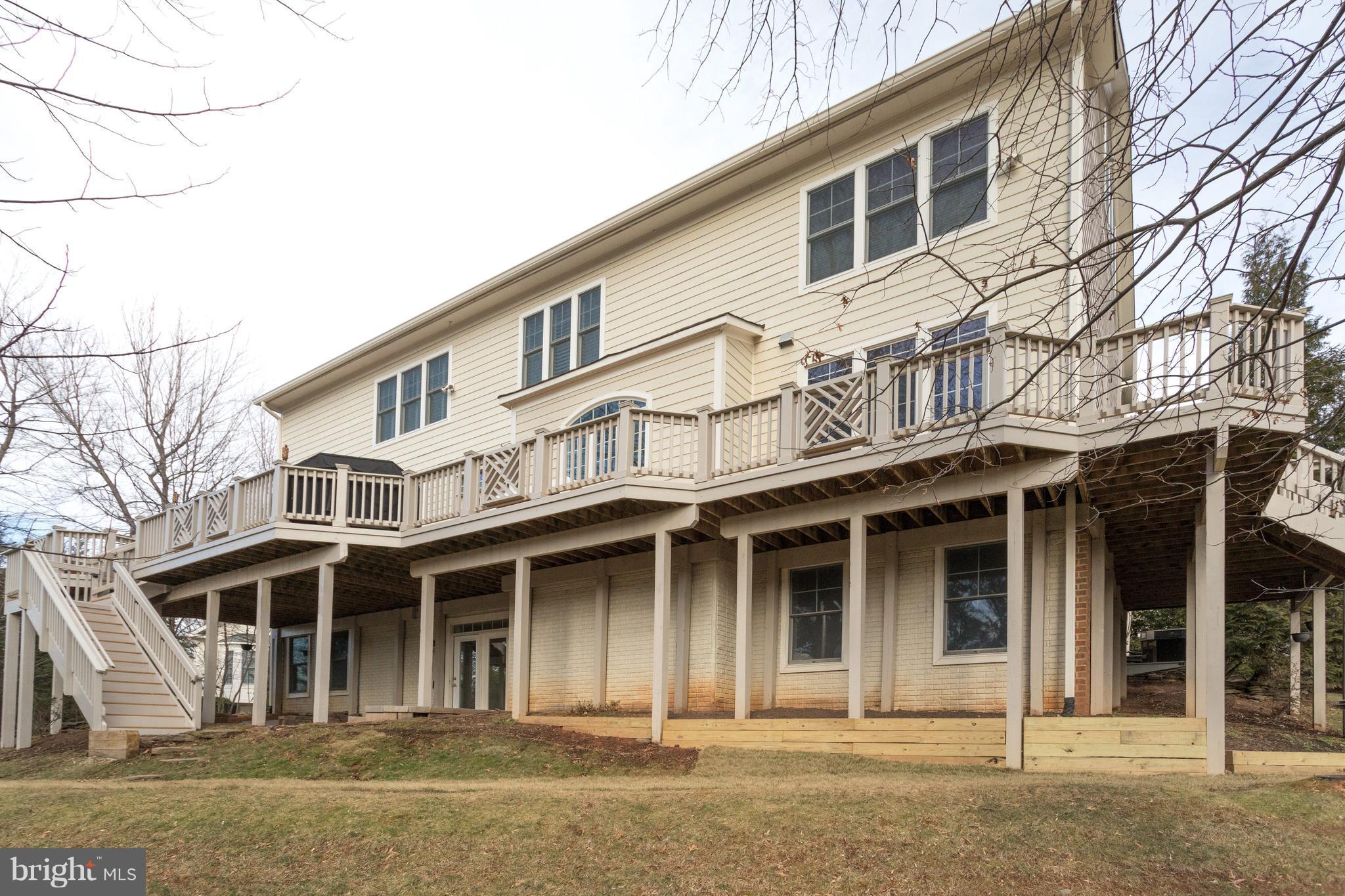 9109 Ridge Lane Vienna, VA 22182 - Photo 28 of 30 Exterior (Rear)