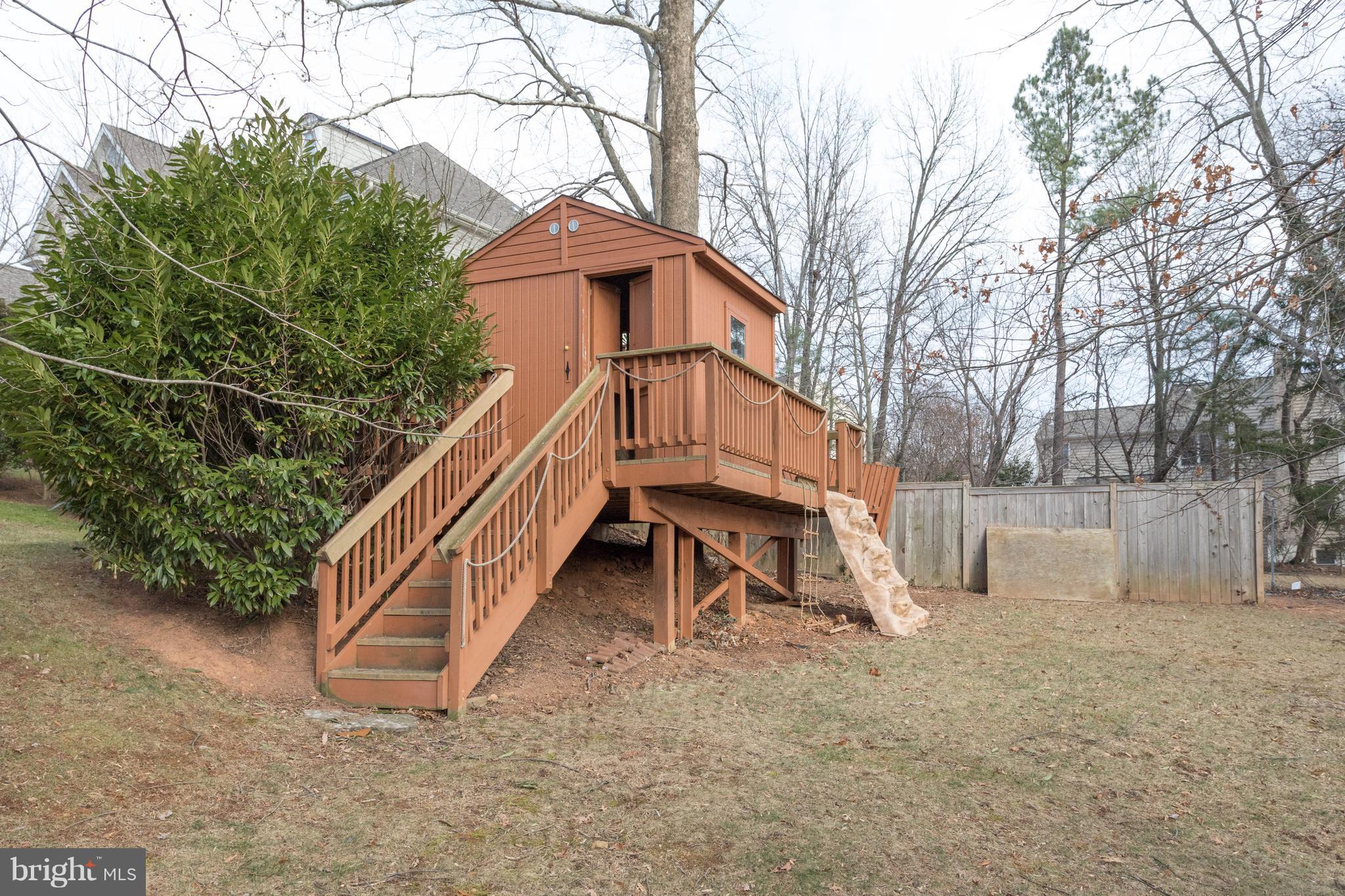 9109 Ridge Lane Vienna, VA 22182 - Photo 29 of 30 Exterior (Rear)