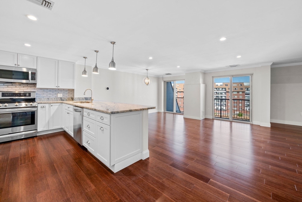 154 Lynnway, Unit 520 Lynn, MA 01902 - Photo 4 of 38