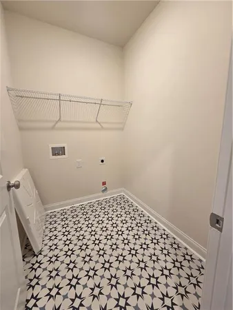 a view of empty room with window