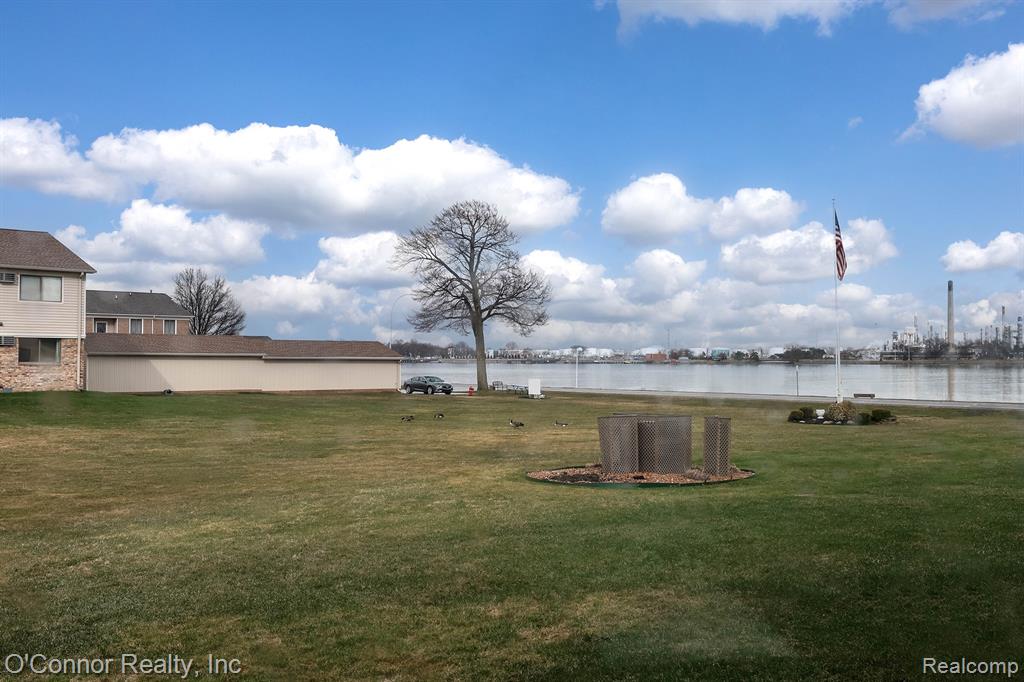 1700 River Road, Unit 10 Marysville, MI 48040 - Photo 12 of 28