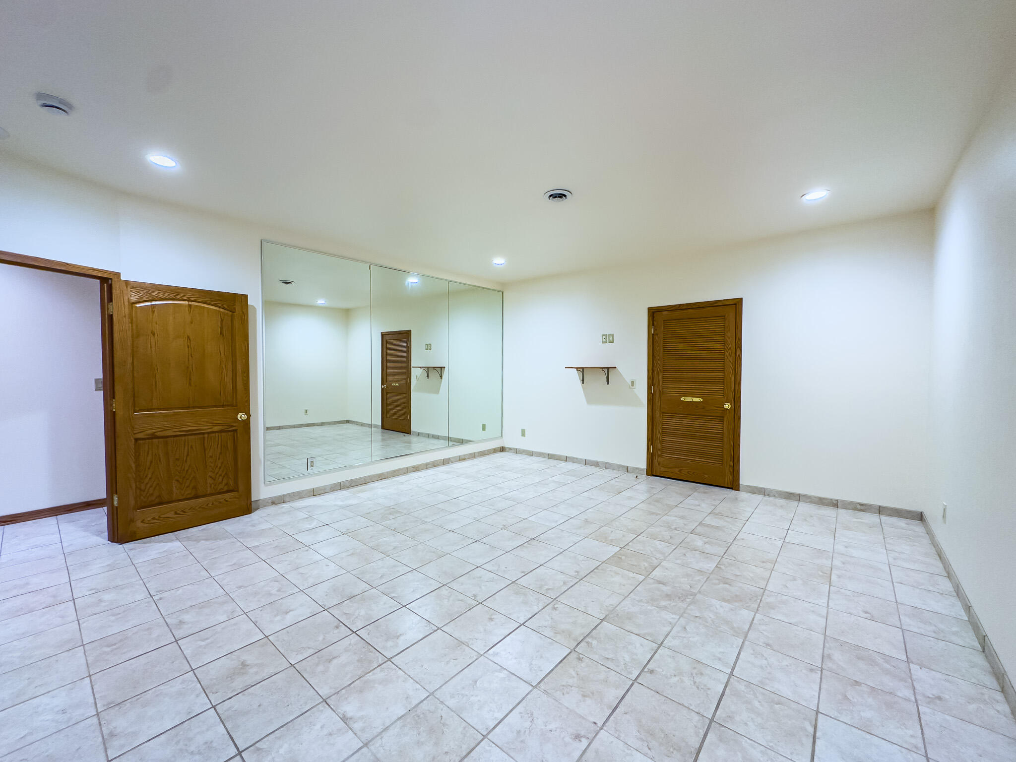 11604 North Granville Road Mequon, WI 53097 - Photo 38 of 49 Flex space---could be a workout room or home office.