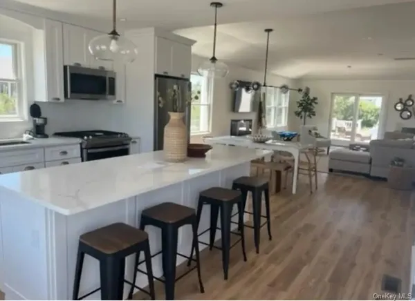 $3,000 | 800 Dune Road, Westhampton Beach, NY 11978