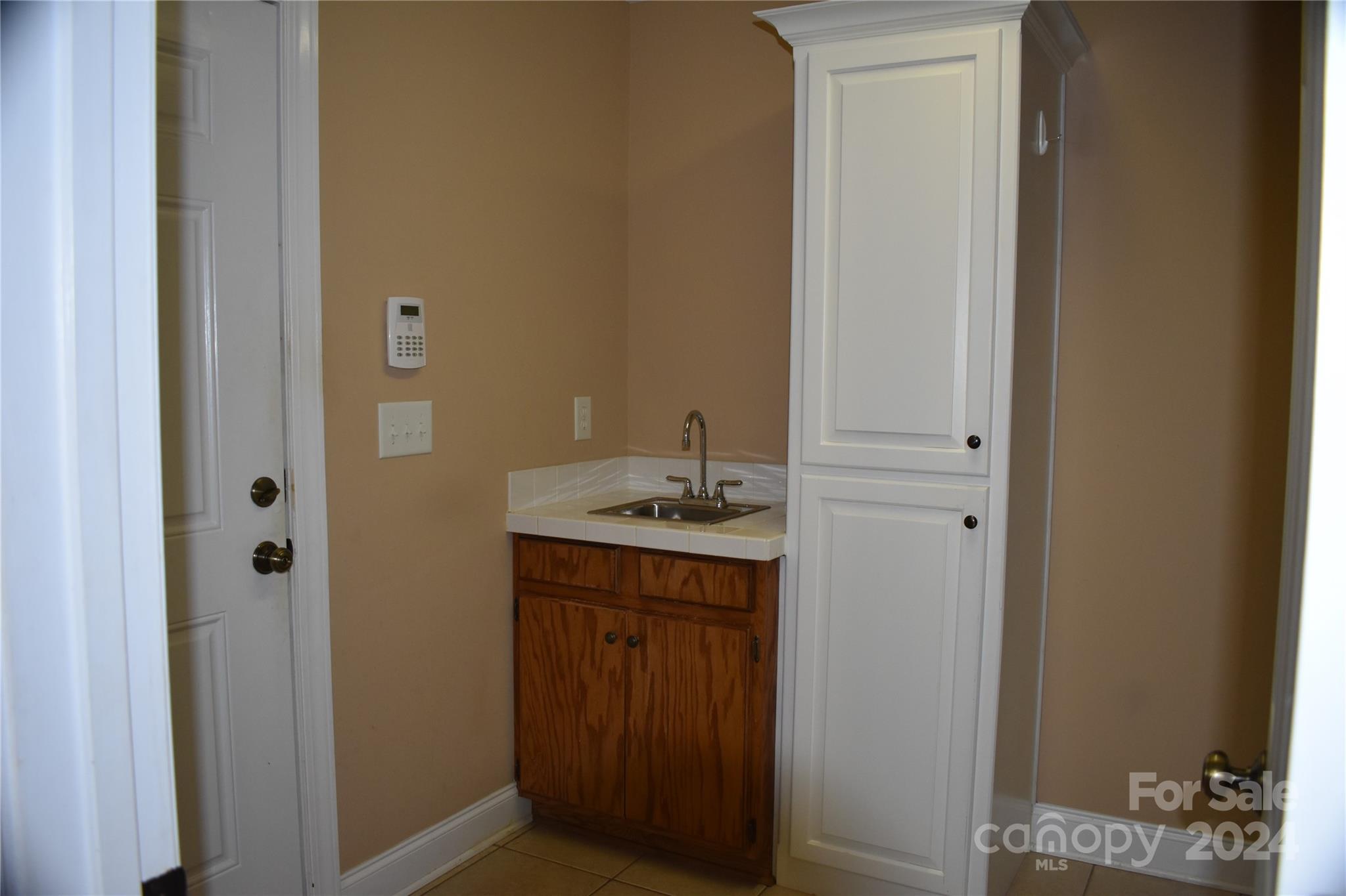 203 North Roxford Road Kings Mountain, NC 28086 - Photo 12 of 38 Gallery Image 12
