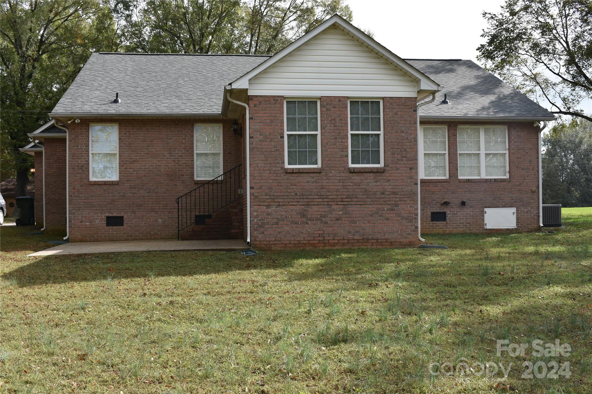 203 North Roxford Road Kings Mountain, NC 28086 - Photo 5 of 38 Gallery Image 5